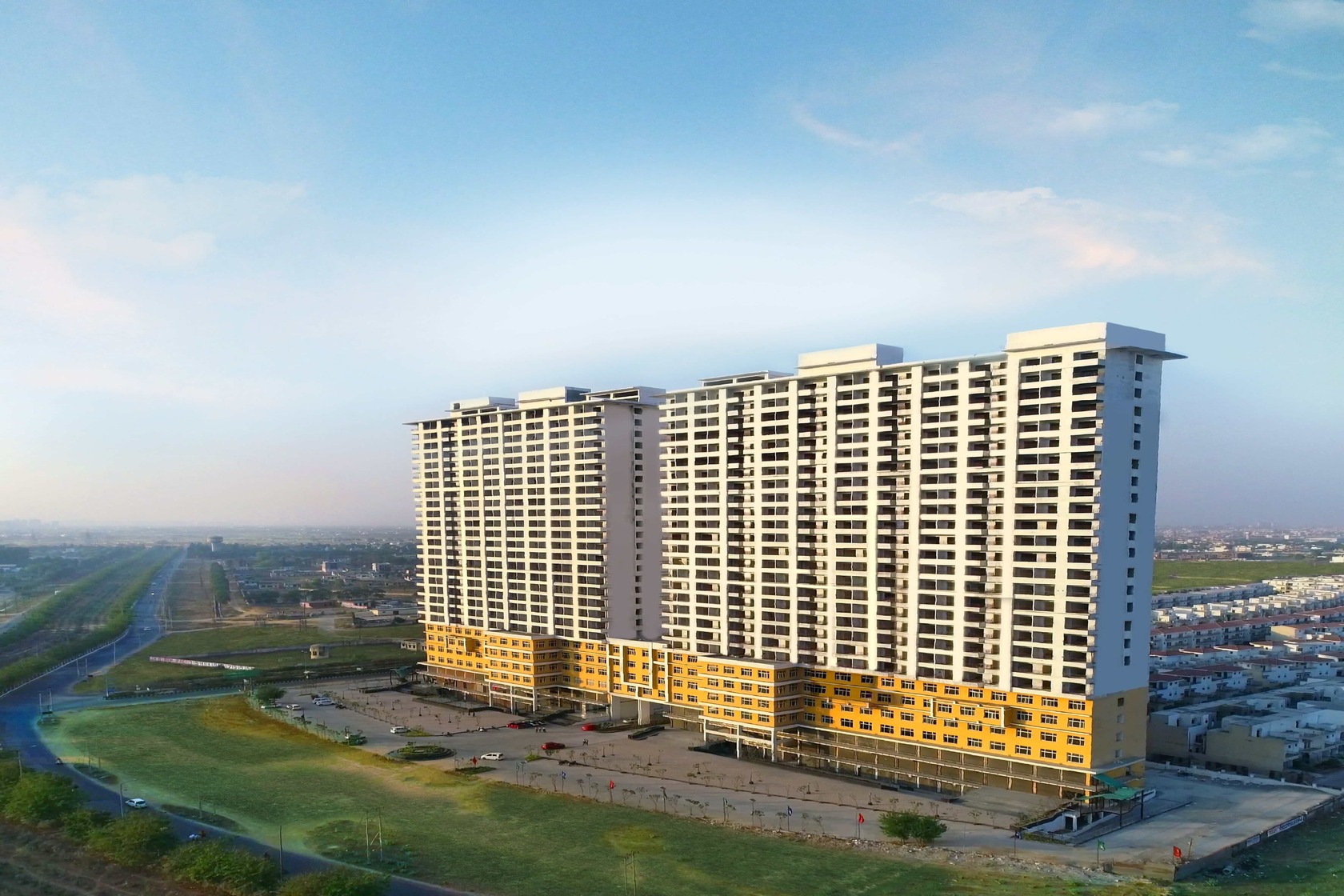 Paramount Golf Foreste – Studio Apartments